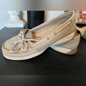 Sperry Women's Tan Boat Shoes